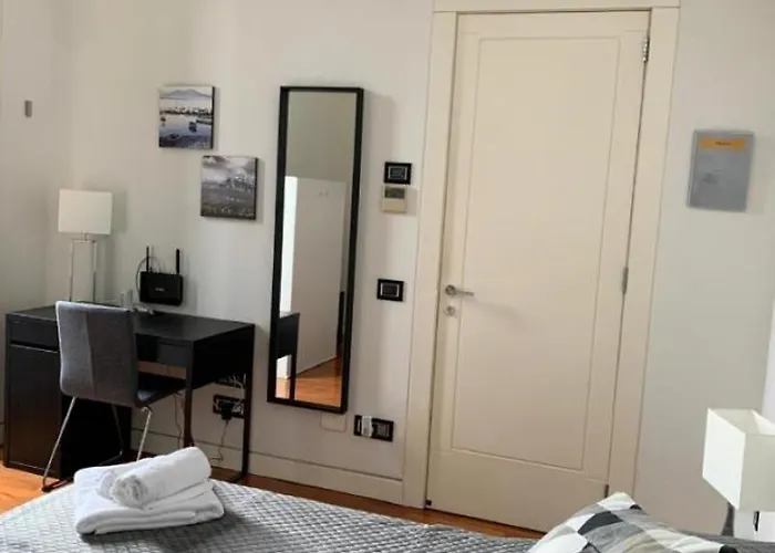 Mimmu 4* نابولي